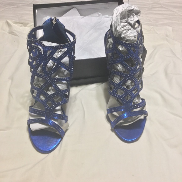 Shoes - Picture 7 of 8